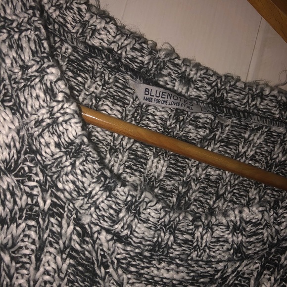 Bluenotes white and black knit sweater - Picture 2 of 2